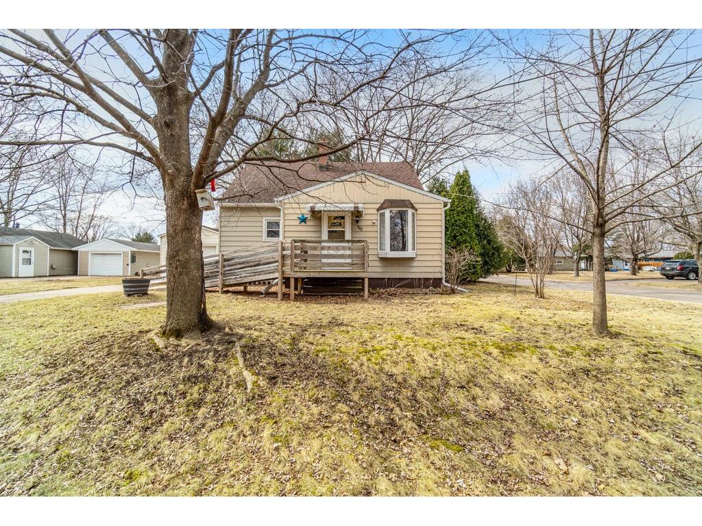 802 Maple Street Chippewa Falls WI 54729 1589791 image1