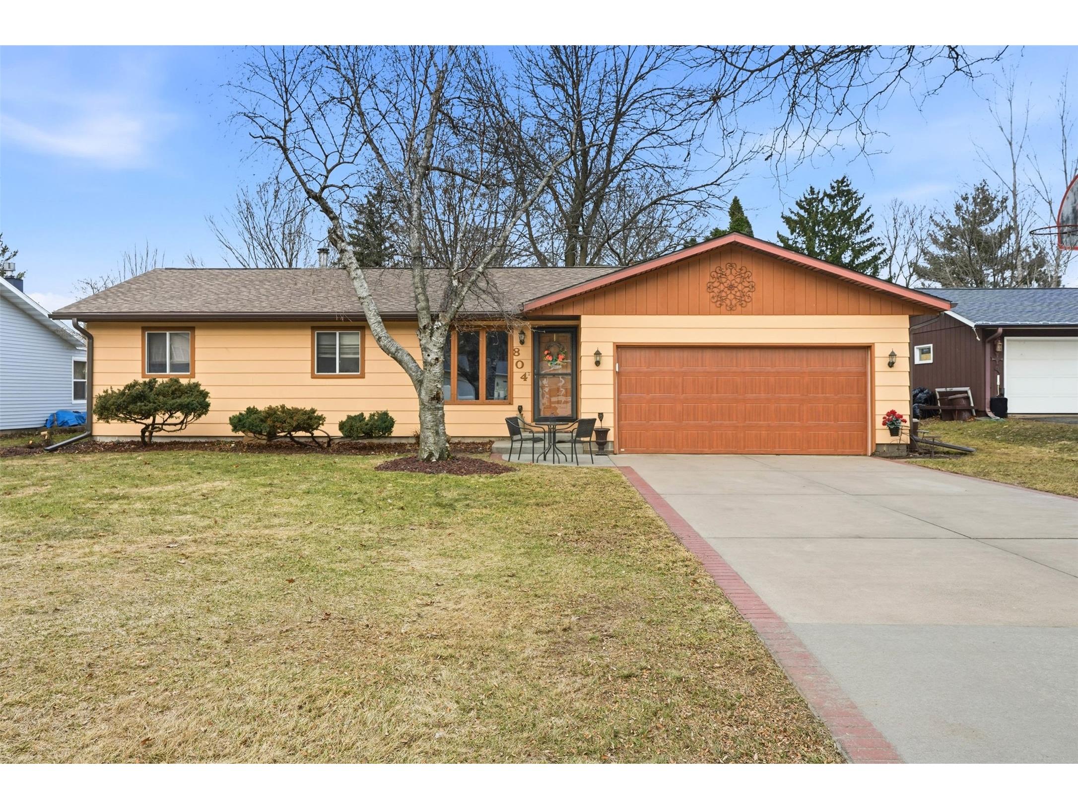 804 Roberts Street Altoona WI 54720 1599424 image1