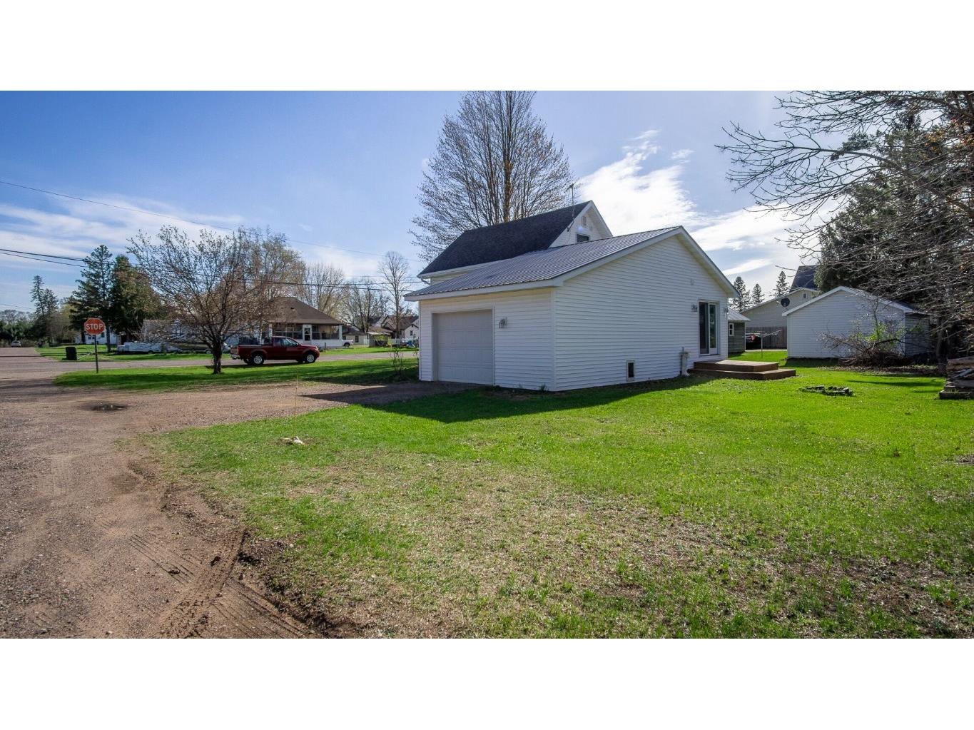 807 N 3rd Street Bruce WI 54819 1601613 image3
