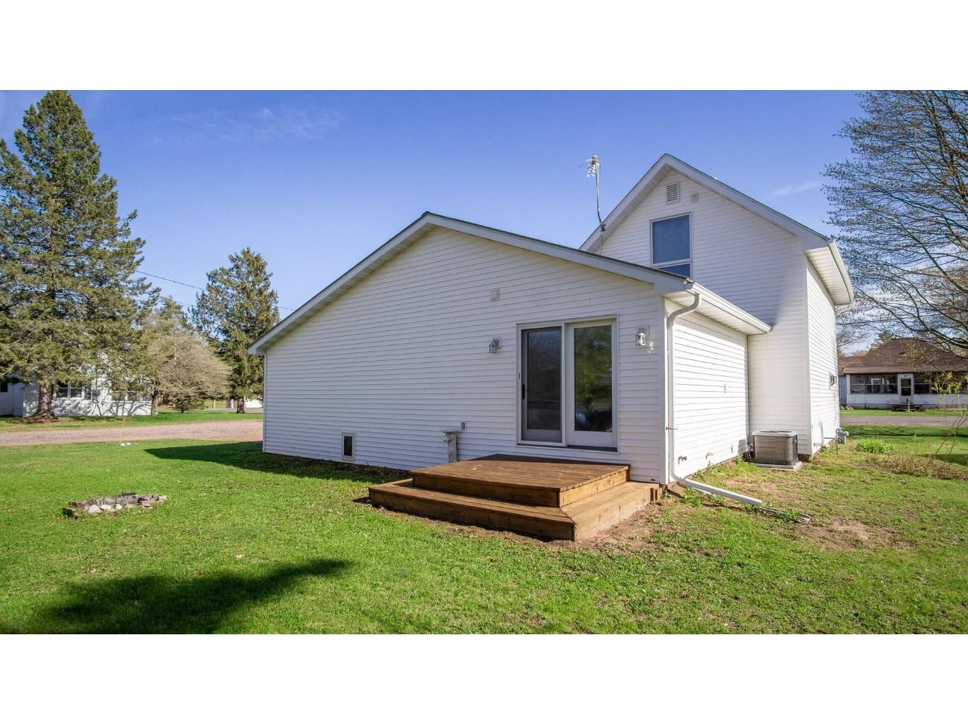 807 N 3rd Street Bruce WI 54819 1601613 image4