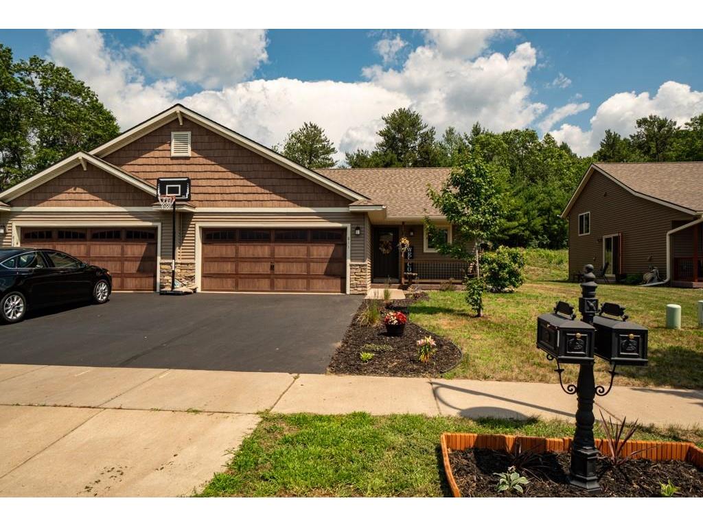 811 Club View Lane, Altoona, WI 54720 MLS 1555566 Edina Realty