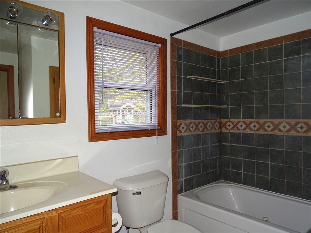 812 11th Avenue E Durand WI 54736 1596952 image16