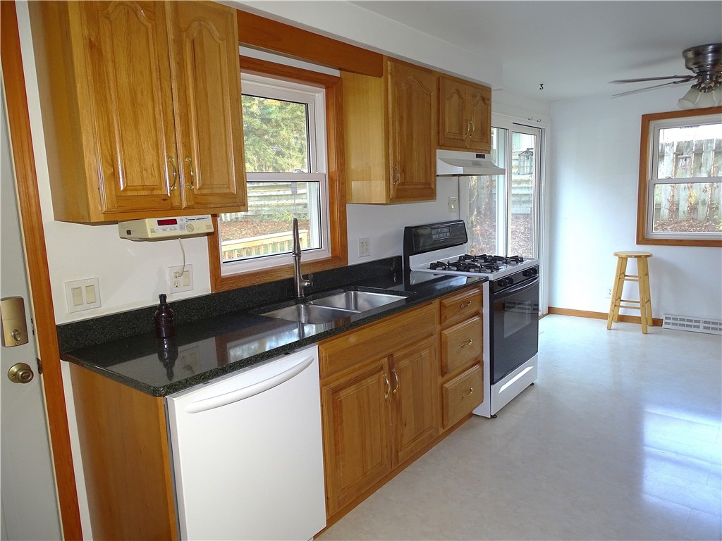 812 11th Avenue E Durand WI 54736 1596952 image6