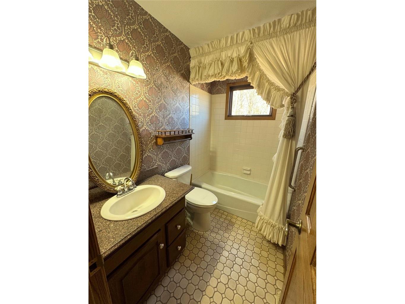 812 Oak Street Barron WI 54812 1598846 image26