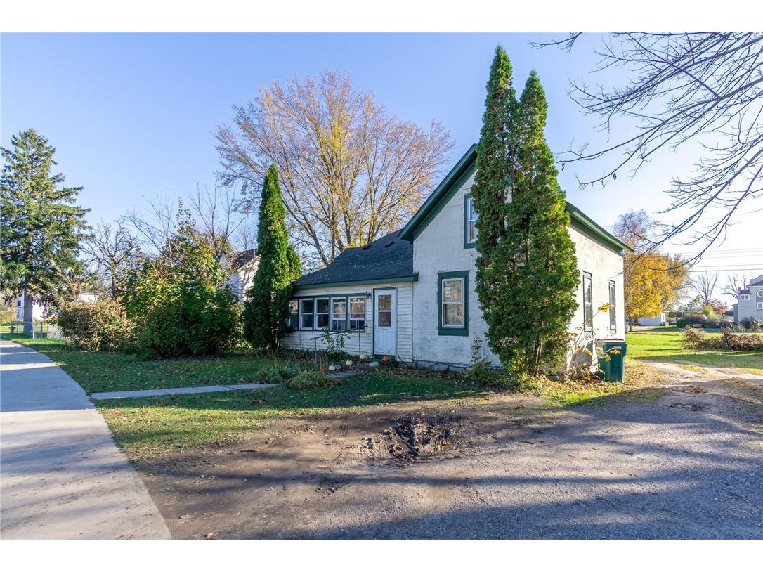 812 W Lincoln Street #1&2 Augusta WI 54722 1596757 image2