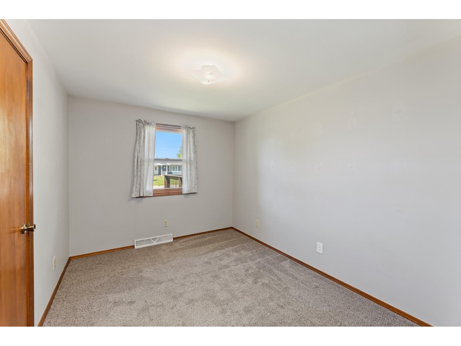 819 Forrest Street Black River Falls WI 54615 1601568 image16