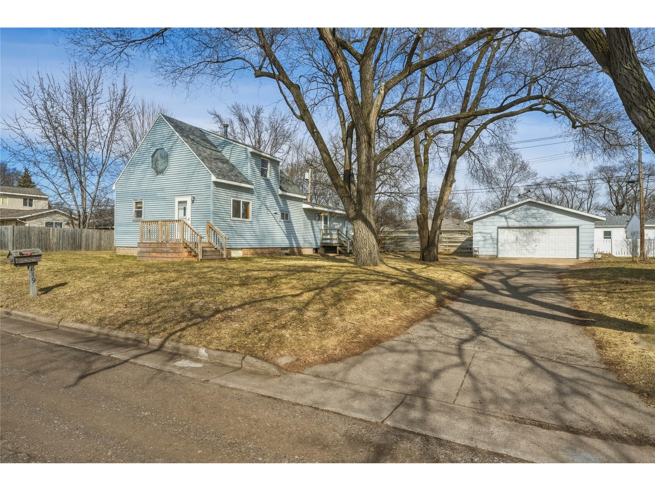 819 Harriet Street Altoona WI 54720 1597331 image1
