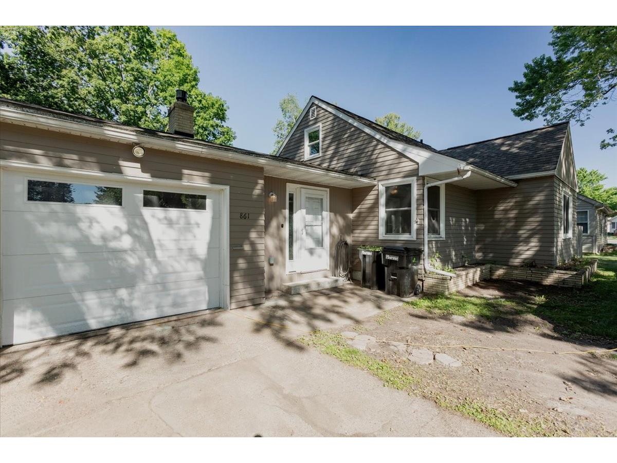 861 Hopwood Avenue NE Menomonie WI 54751 1602577 image1