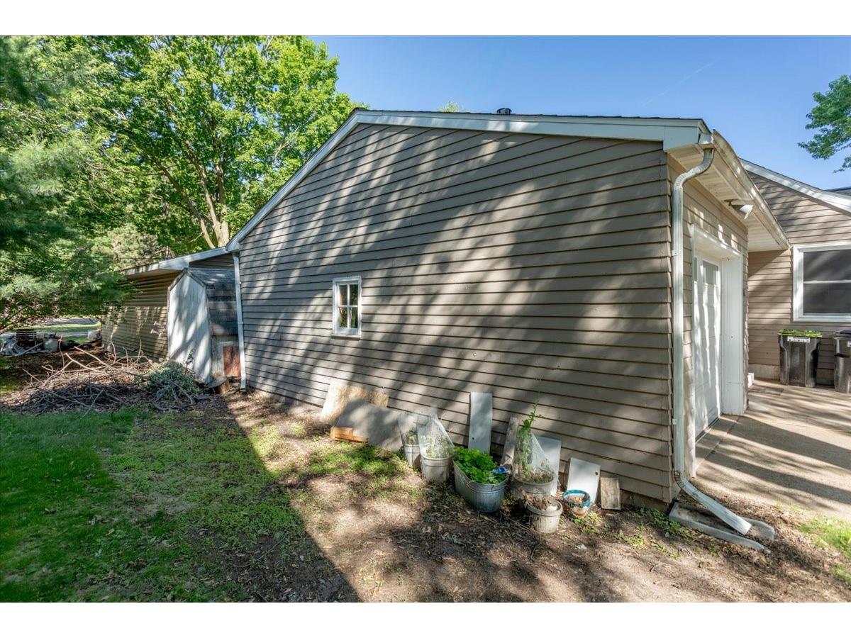 861 Hopwood Avenue NE Menomonie WI 54751 1602577 image34
