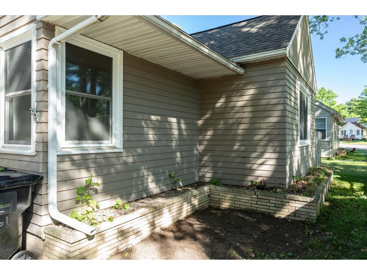 861 Hopwood Avenue NE Menomonie WI 54751 1602577 image4