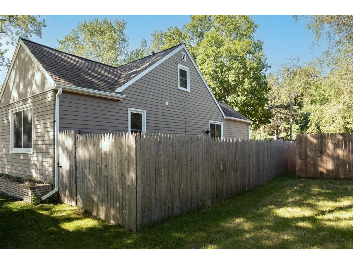 861 Hopwood Avenue NE Menomonie WI 54751 1602577 image5