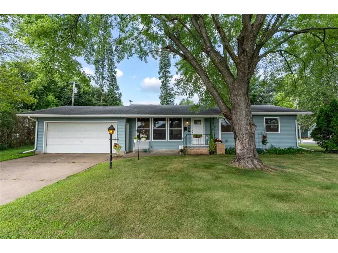867 Tainter Street Menomonie WI 54751 1594597 image1