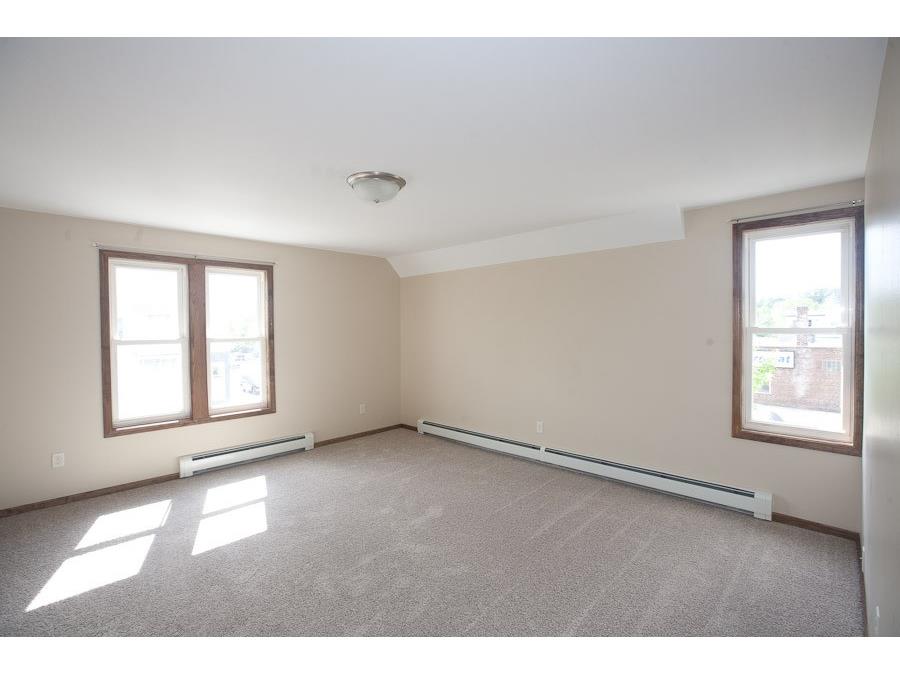 902 Water Street #1-3 Eau Claire WI 54703 1595769 image5