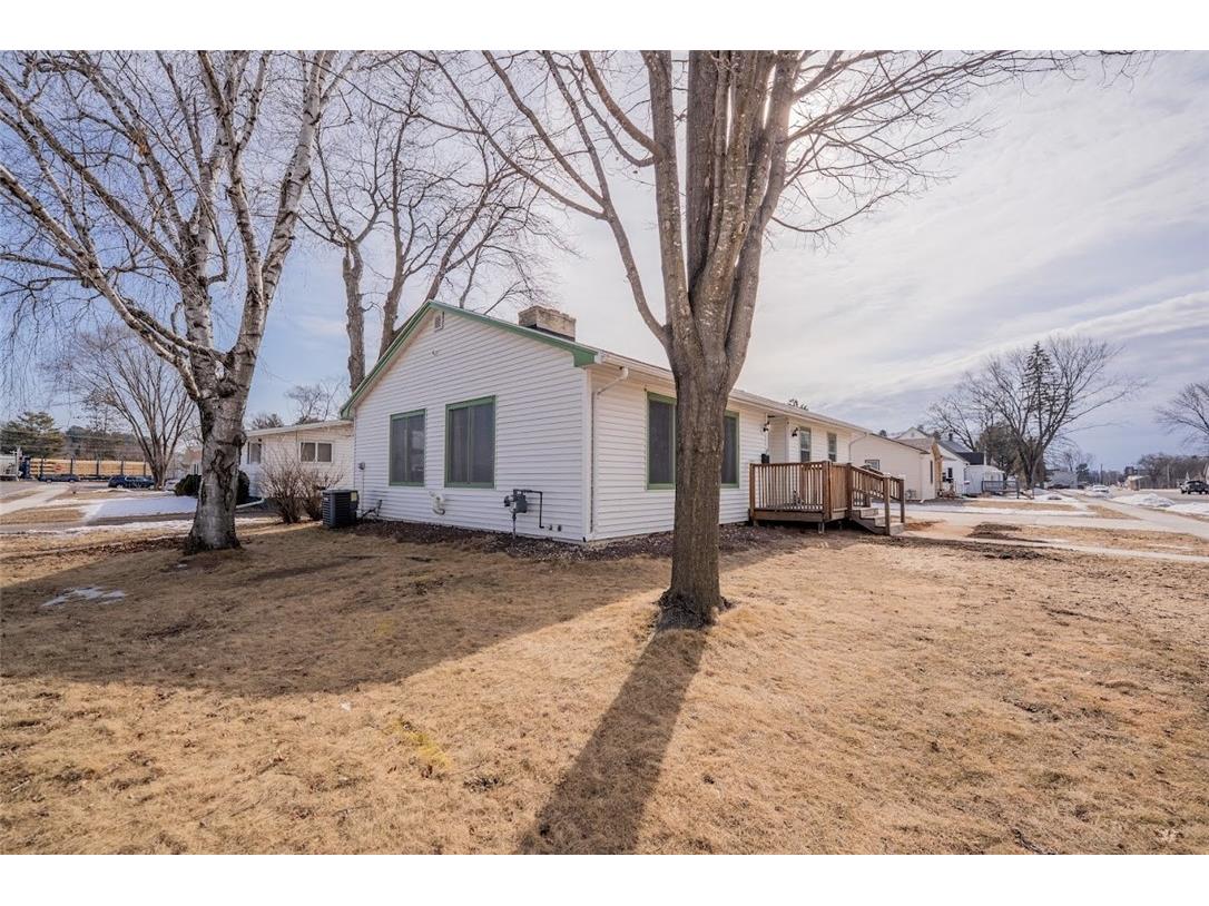 904 Newman Street Bloomer WI 54724 1589284 image1