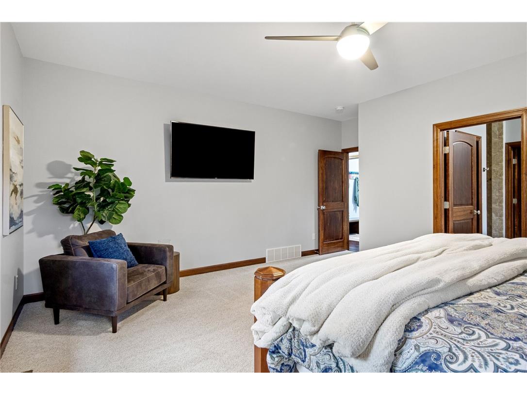 904 Timber View Drive Altoona WI 54720 1596418 image25