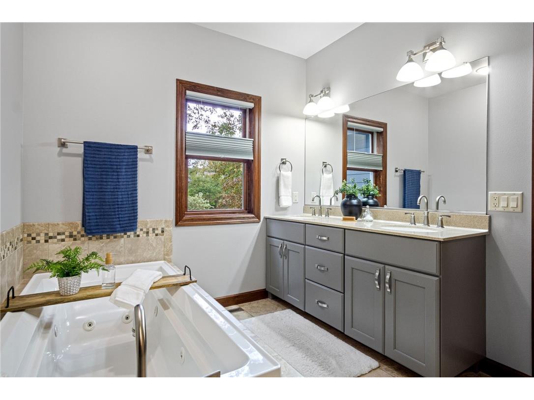 904 Timber View Drive Altoona WI 54720 1596418 image29