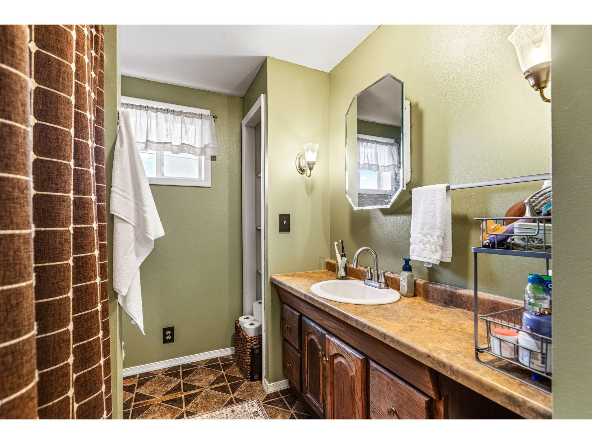 906 Cameron Street Eau Claire WI 54703 1600887 image23