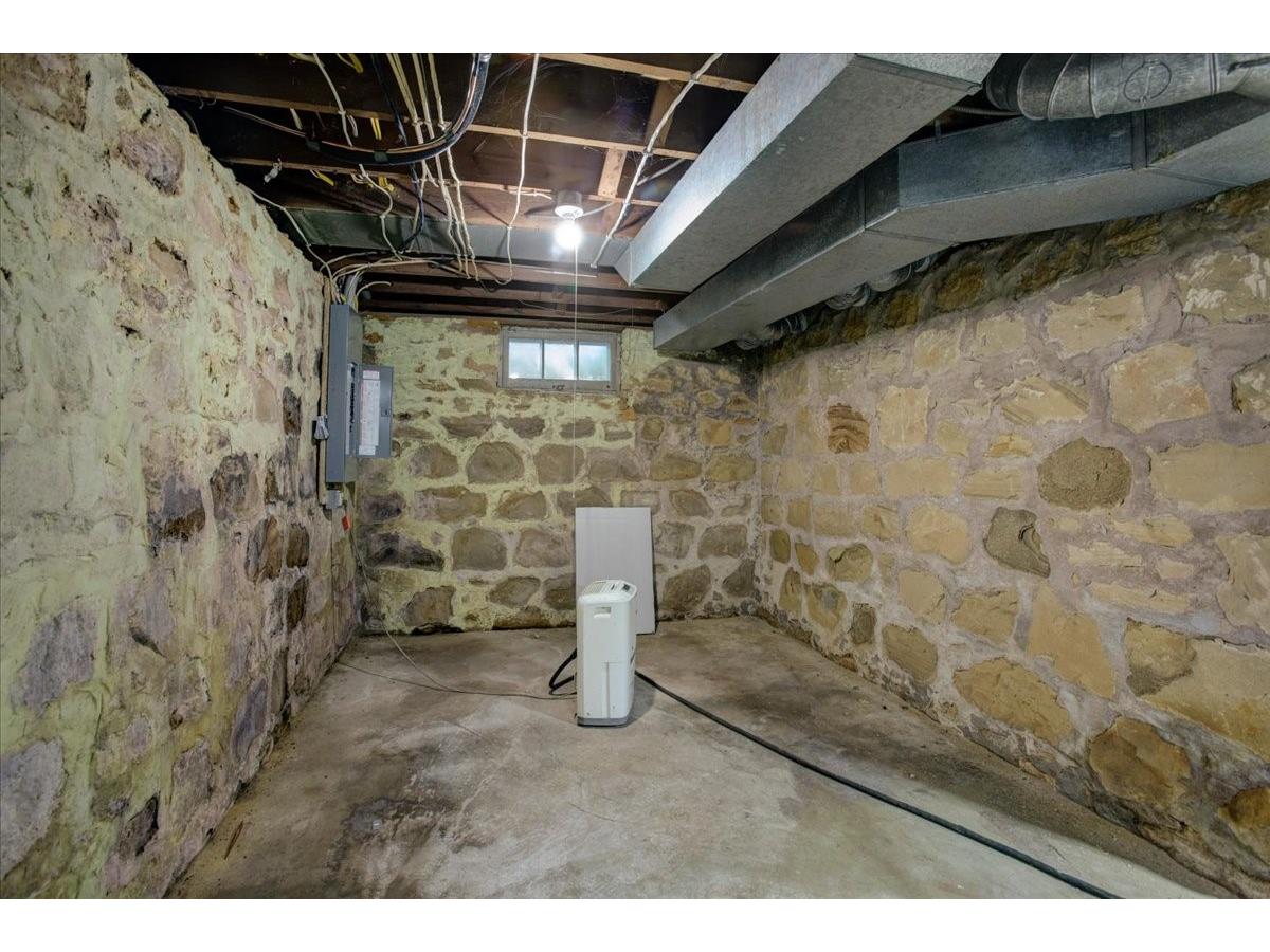 910 Oakwood Boulevard Menomonie WI 54751 1602885 image37