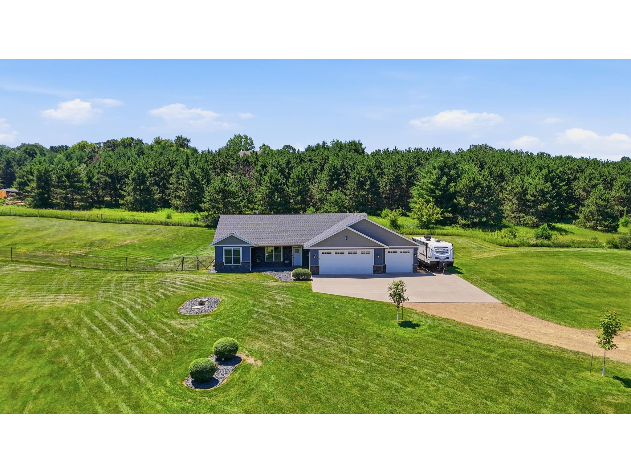 911 67th Avenue Hudson WI 54016 1603301 image1