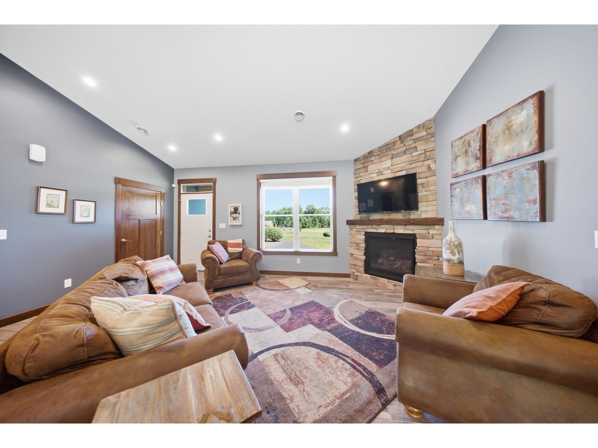 911 67th Avenue Hudson WI 54016 1603301 image11