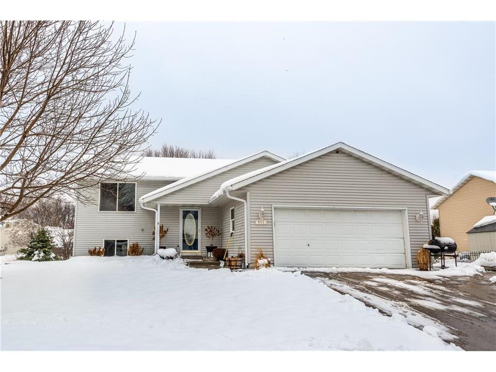 911 Southside Drive Woodville WI 54028 1580618 image1