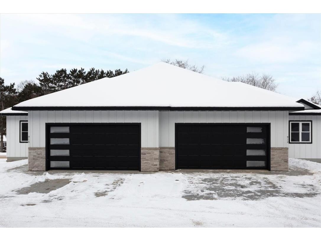 912 17th Street SE Menomonie WI 54751 1589112 image1