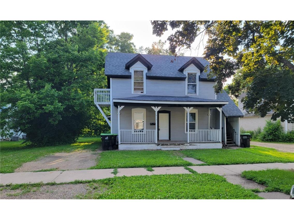913 8th Street E #1 & 2 Menomonie WI 54751 1591244 image1