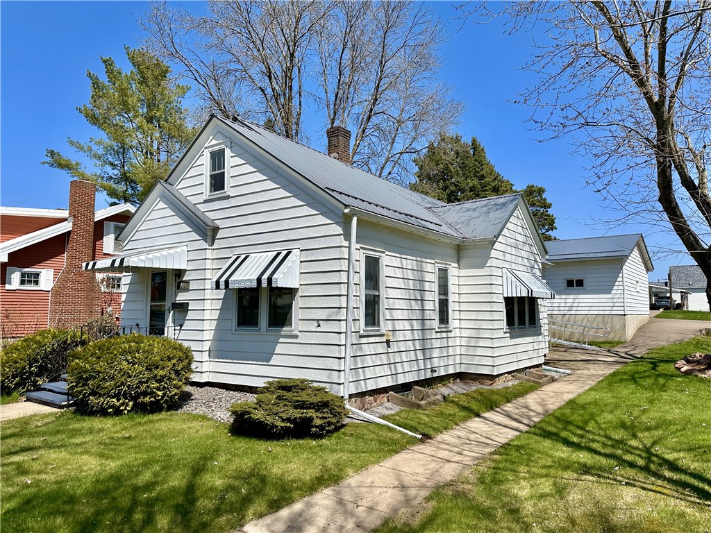 914 Oak Street Bloomer WI 54724 1591234 image1
