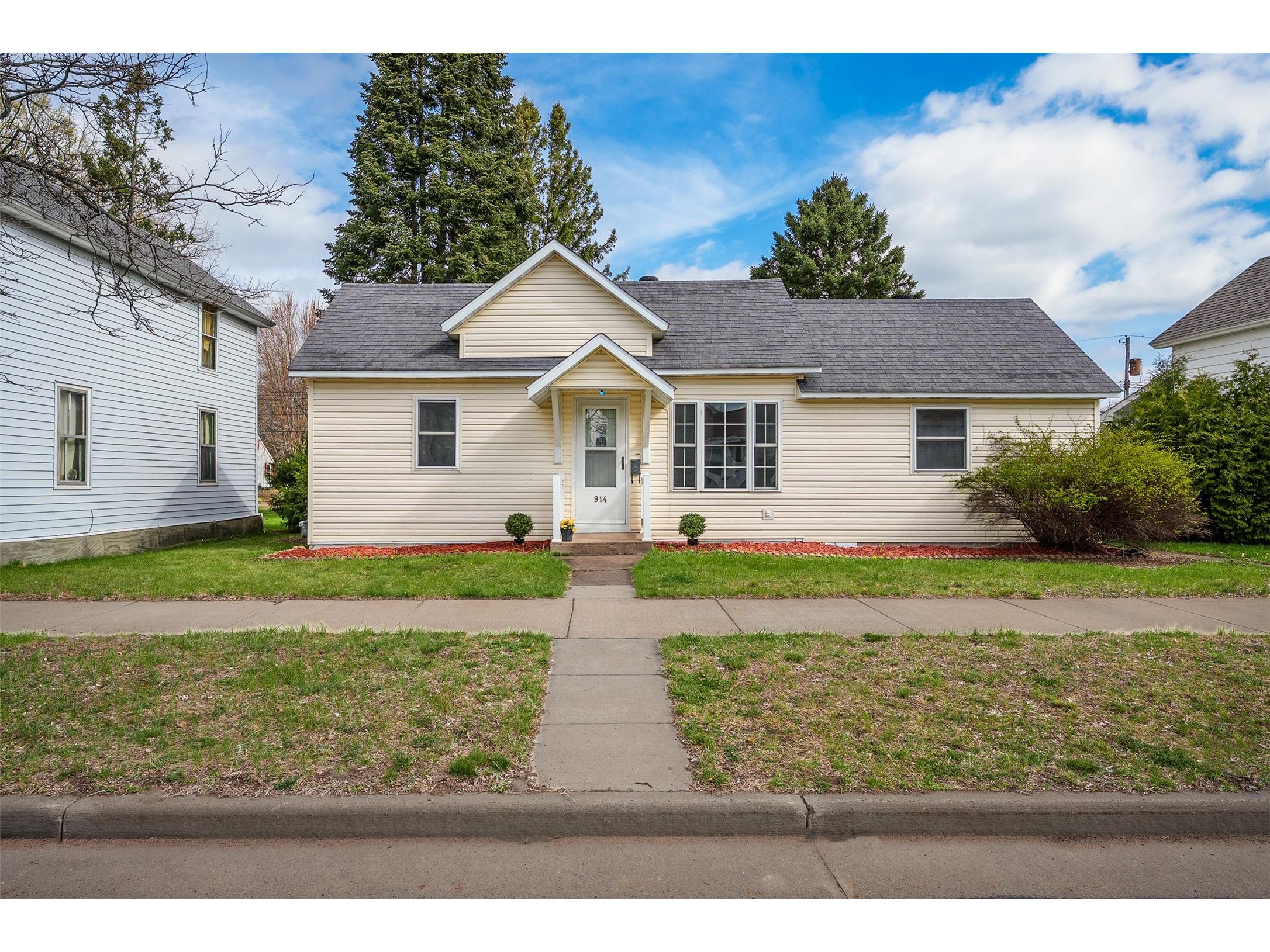 914 Water Street Chippewa Falls WI 54729 1600408 image1