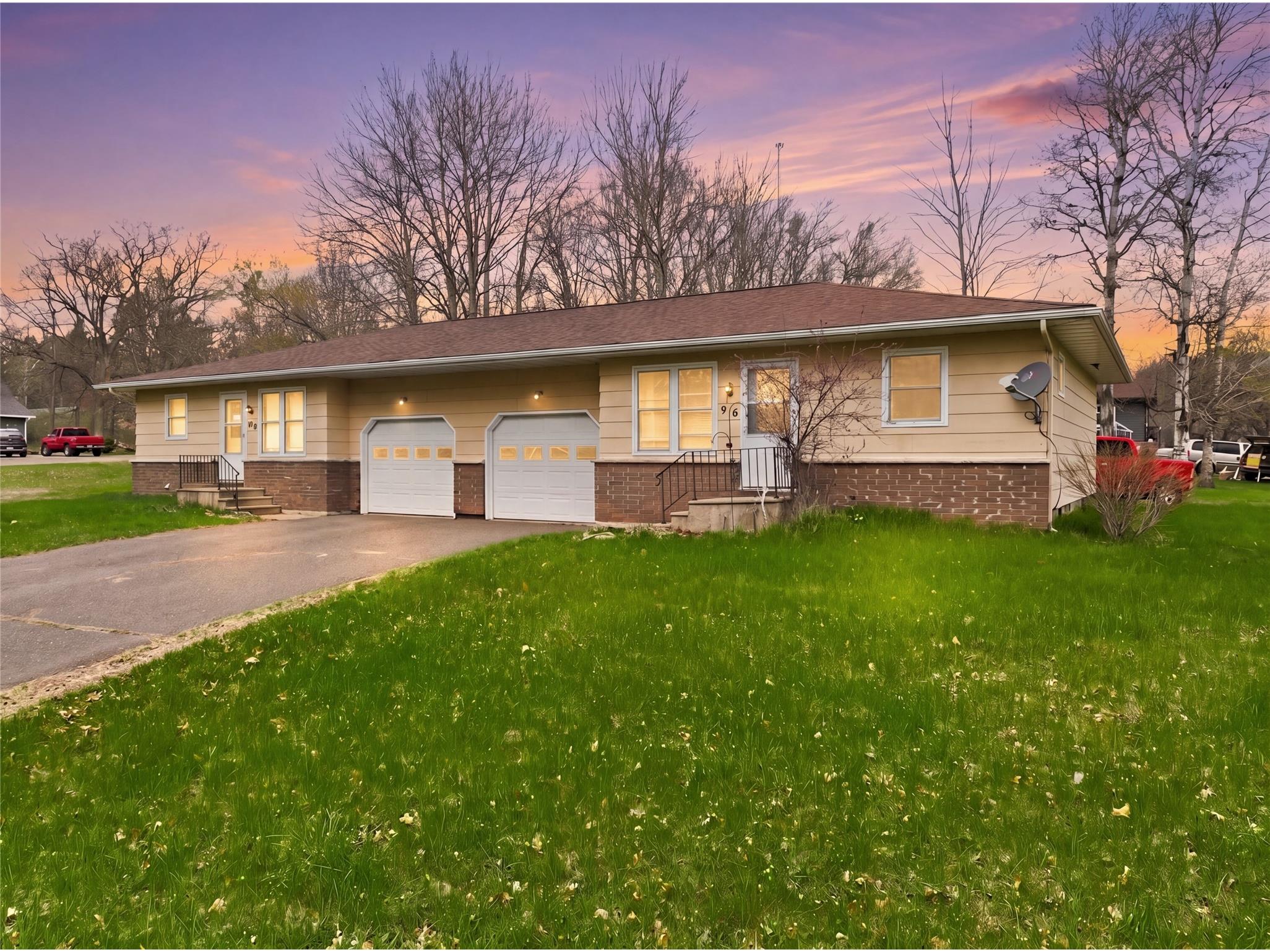 916-918 Michigan Street #1 & 2 Spooner WI 54801 1602379 image1