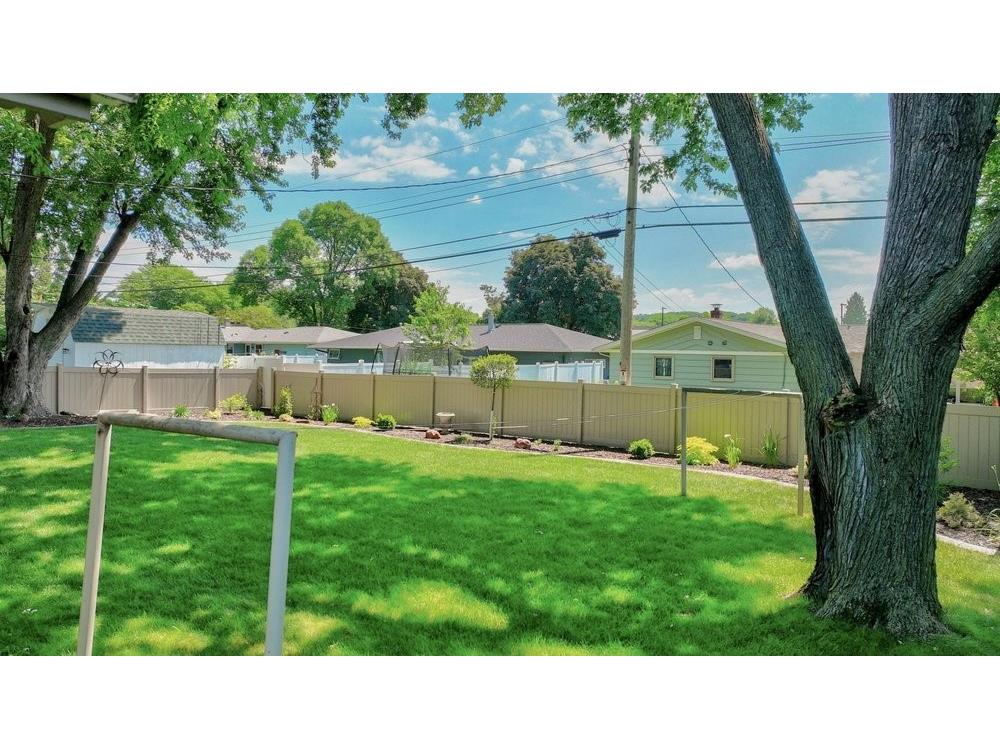 921 E Tyler Avenue Eau Claire WI 54701 1603036 image3