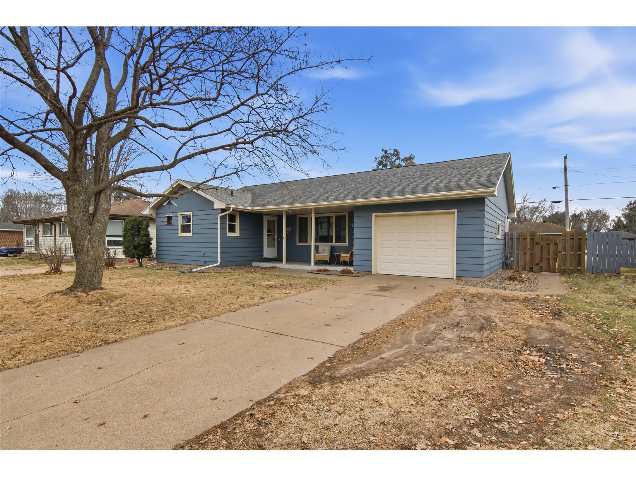 921 W Spruce Street Chippewa Falls WI 54729 1599058 image1