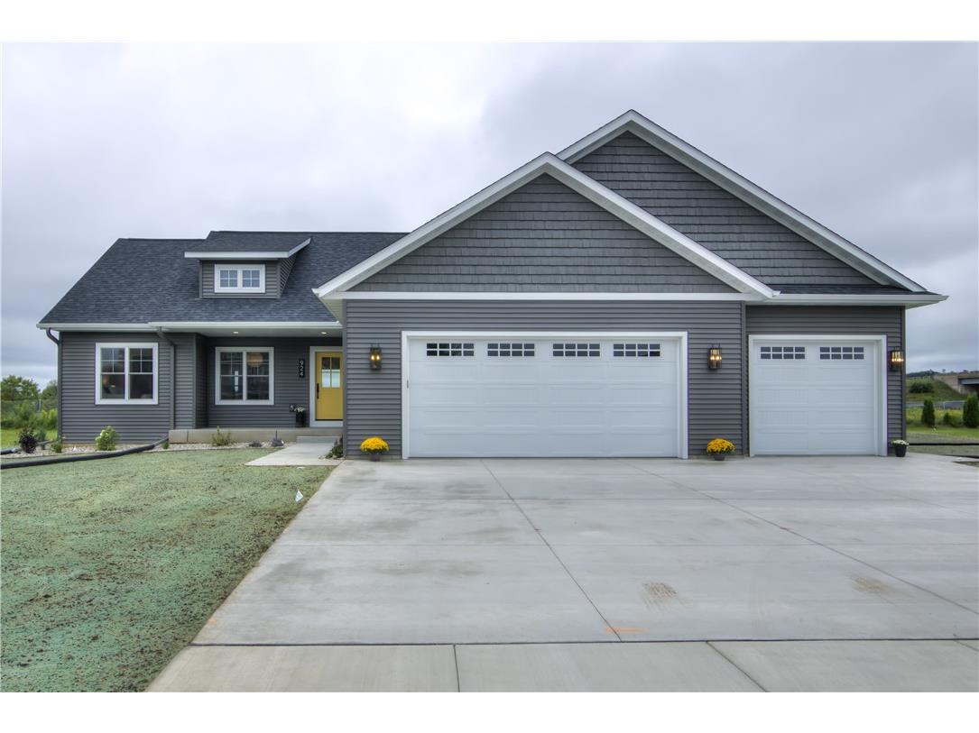 924 Bluffview Circle W Chippewa Falls WI 54729 1593701 image1