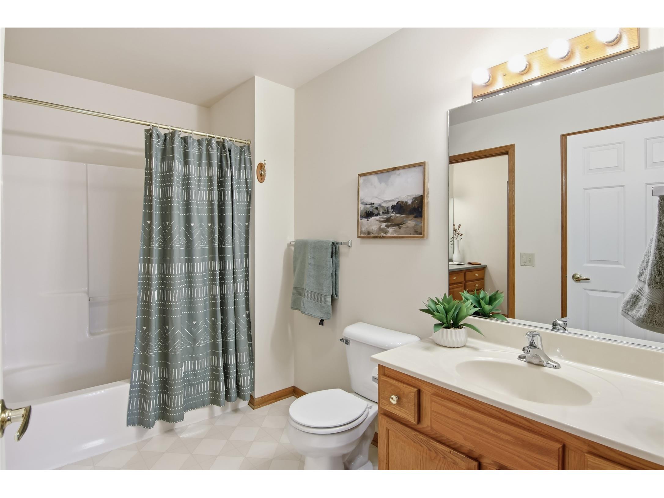 926 Tainter Street NE #A Menomonie WI 54751 1599413 image16