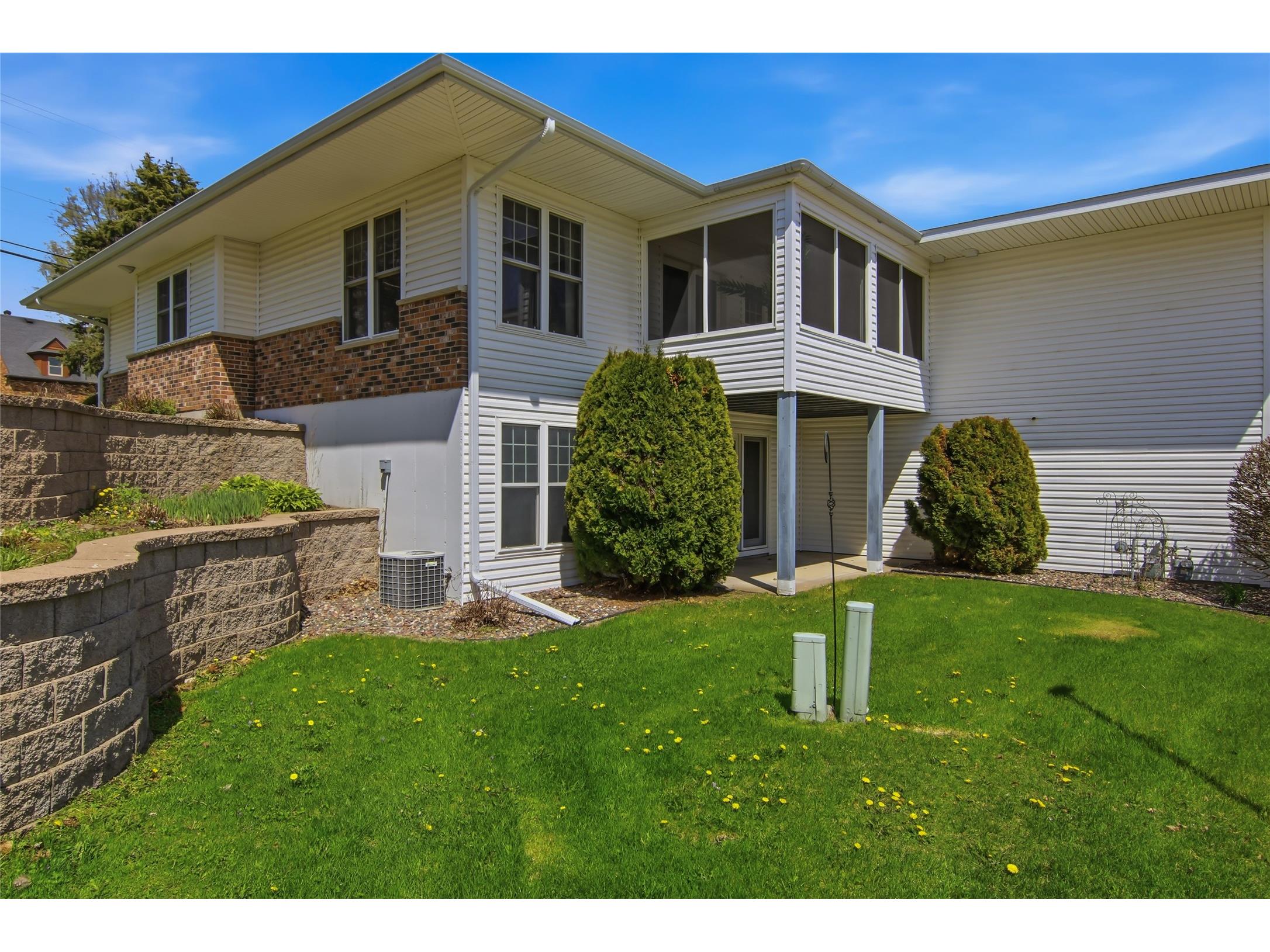 926 Tainter Street NE #A Menomonie WI 54751 1599413 image30