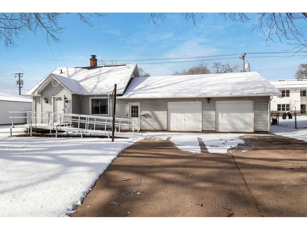 928 Loring Street Altoona WI 54720 1579799 image1