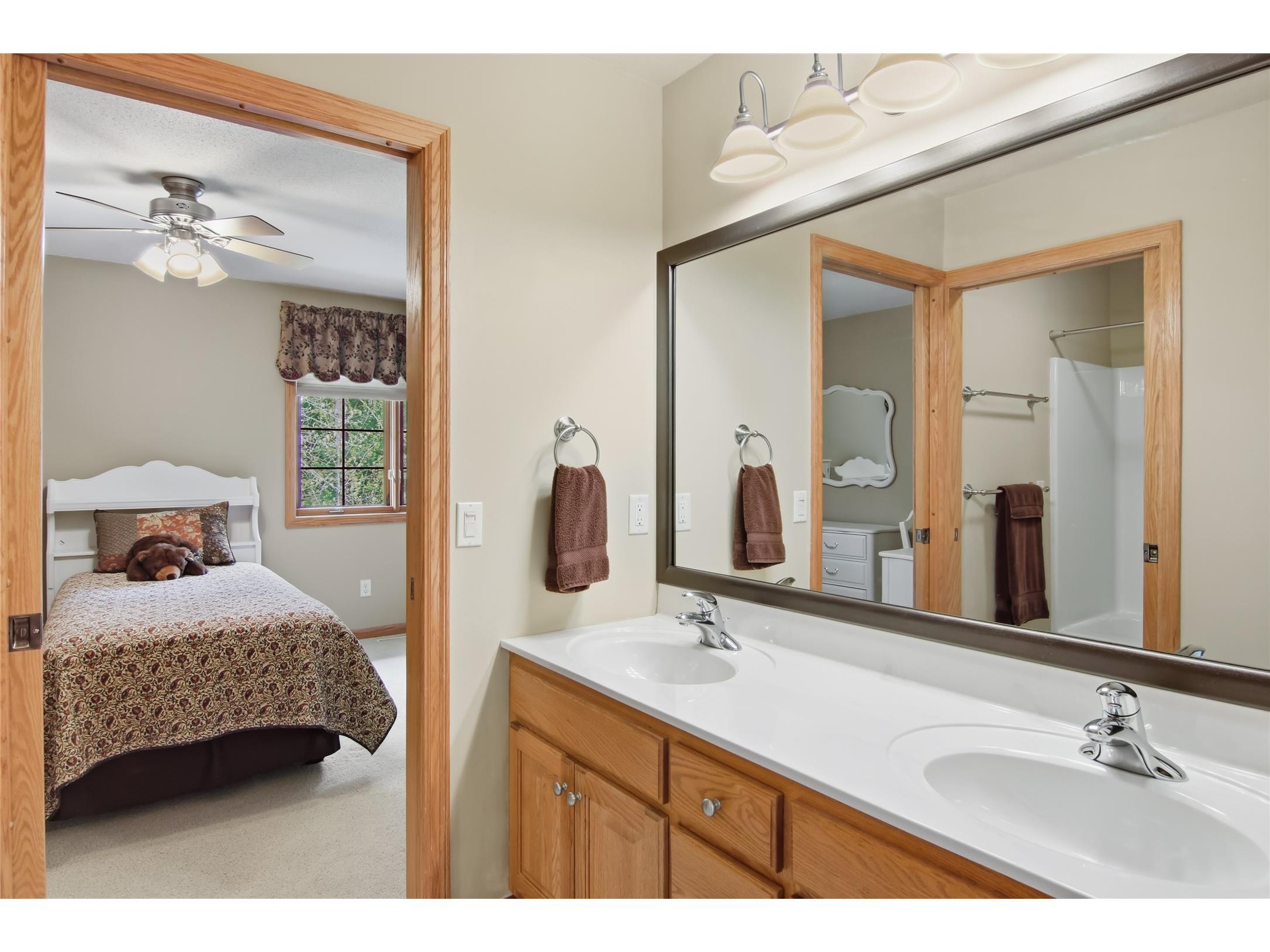 E4400 Pinewood Circle Eleva WI 54738 1600346 image39