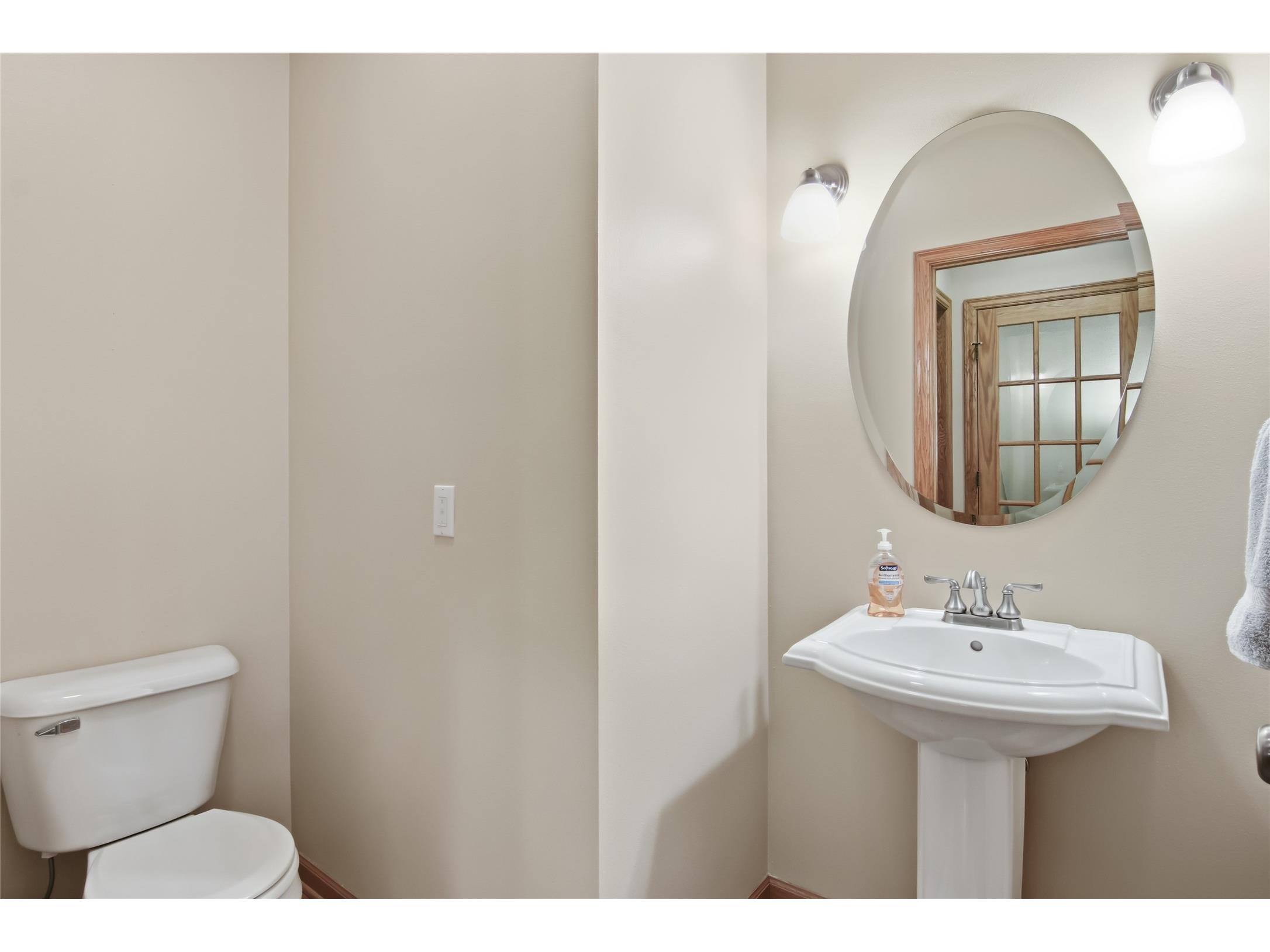 E4400 Pinewood Circle Eleva WI 54738 1600346 image40