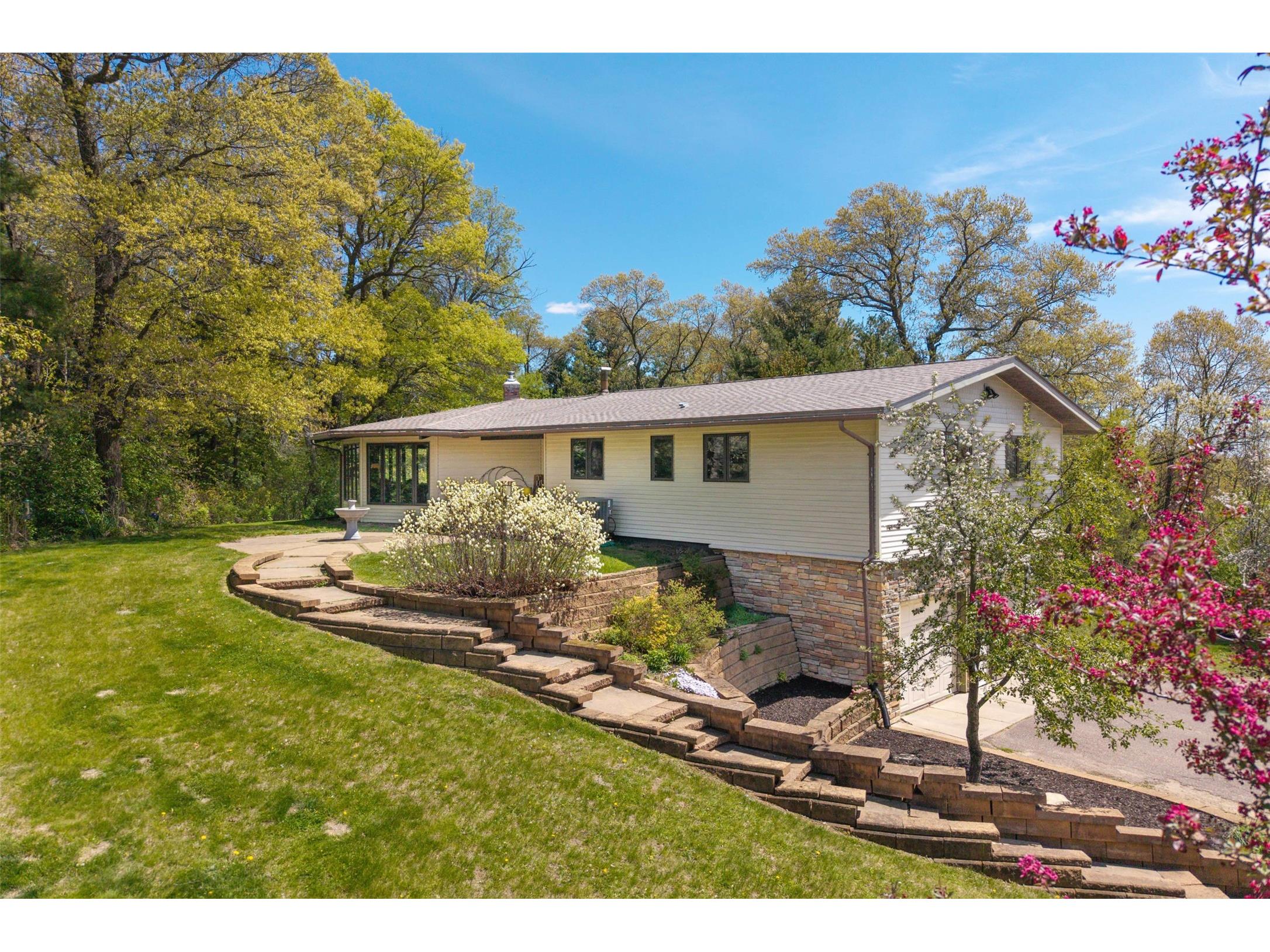 E655 Woodridge Drive Eau Claire WI 54701 1600907 image1