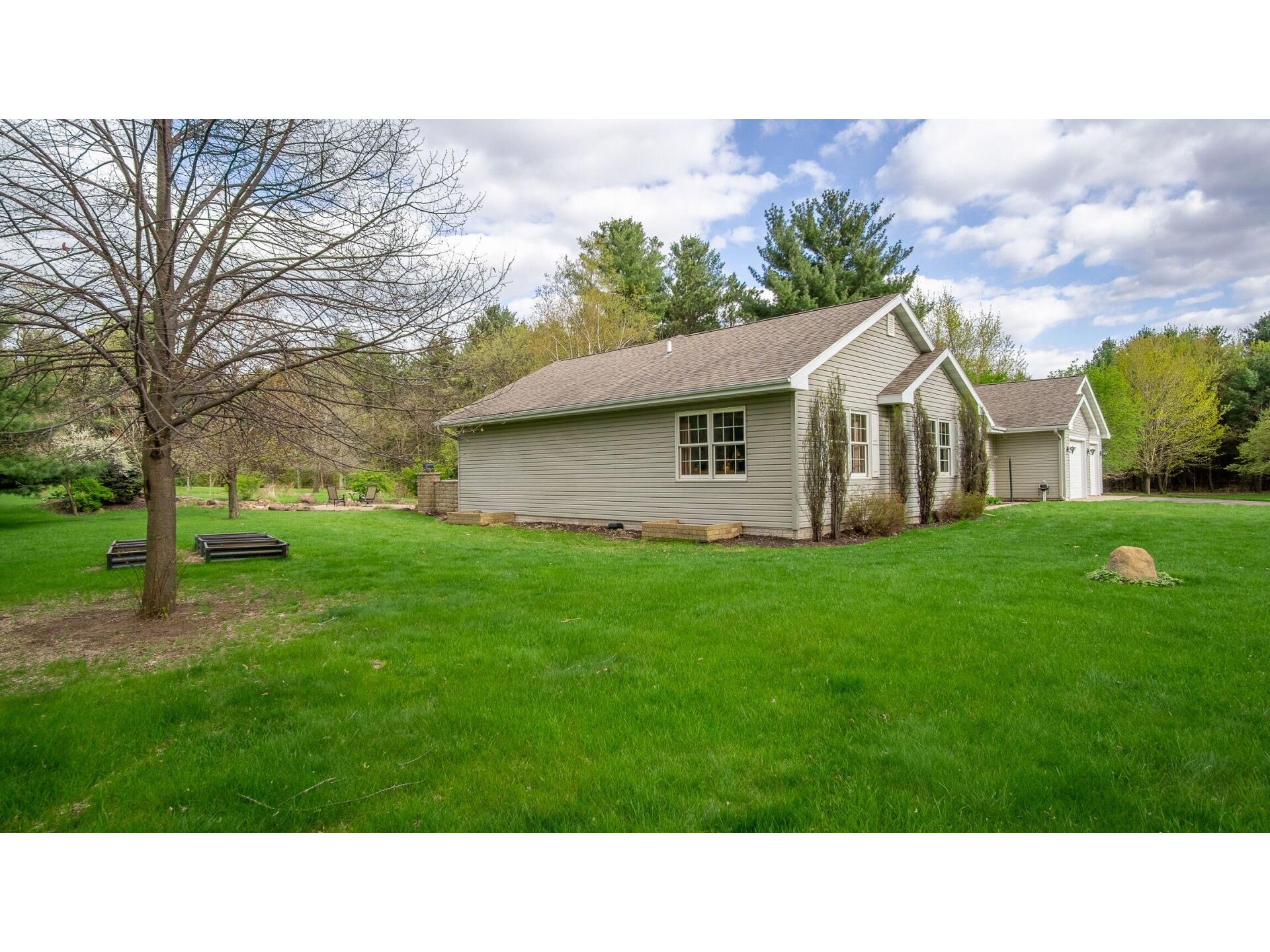 N3590 890th Street Elk Mound WI 54739 1599998 image46