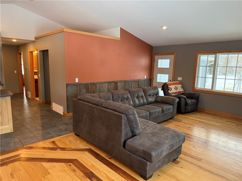 N8228 940th Street Colfax WI 54730 1598265 image9