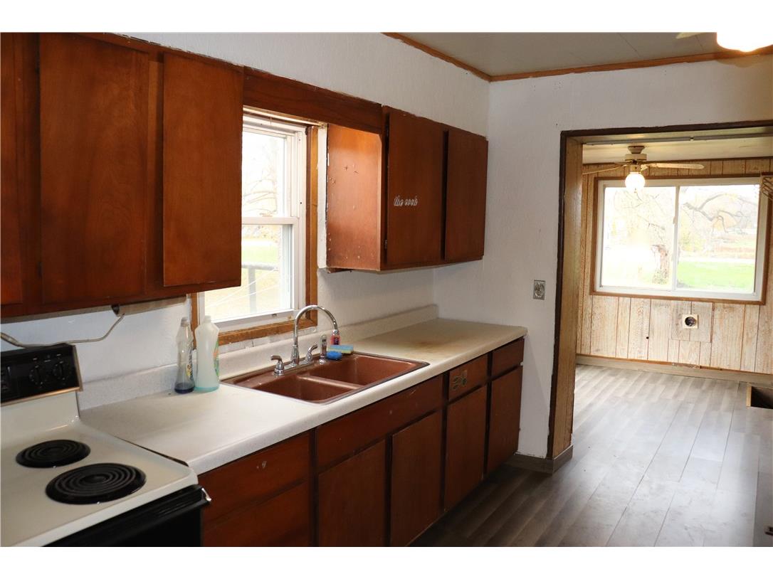 S12702 Elm Street Osseo WI 54758 1596732 image11