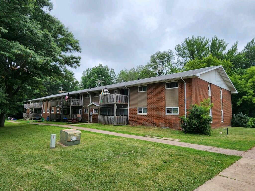 S220 & S224 Holly Avenue #1-28 Elk Mound WI 54739 1574606 image1