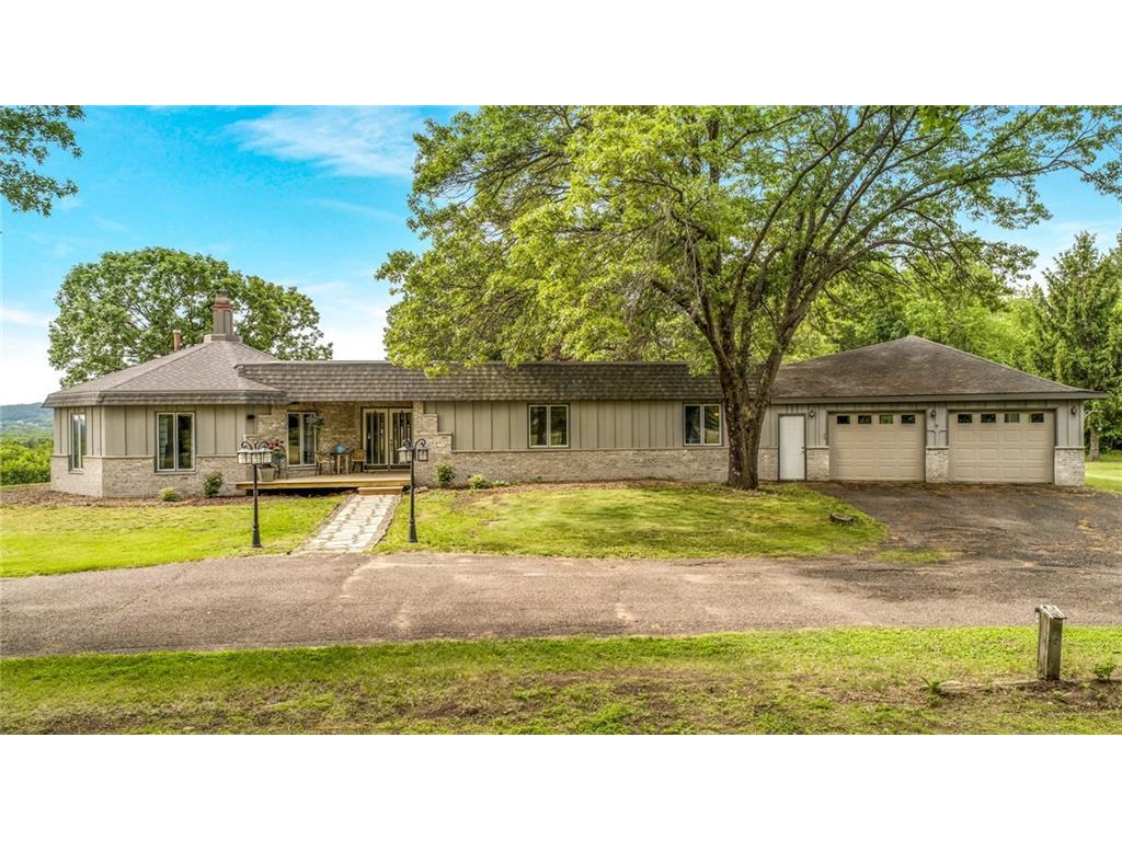 W6381 S Prairie Lane, Durand, WI, 54736 MLS 1565329 Edina Realty