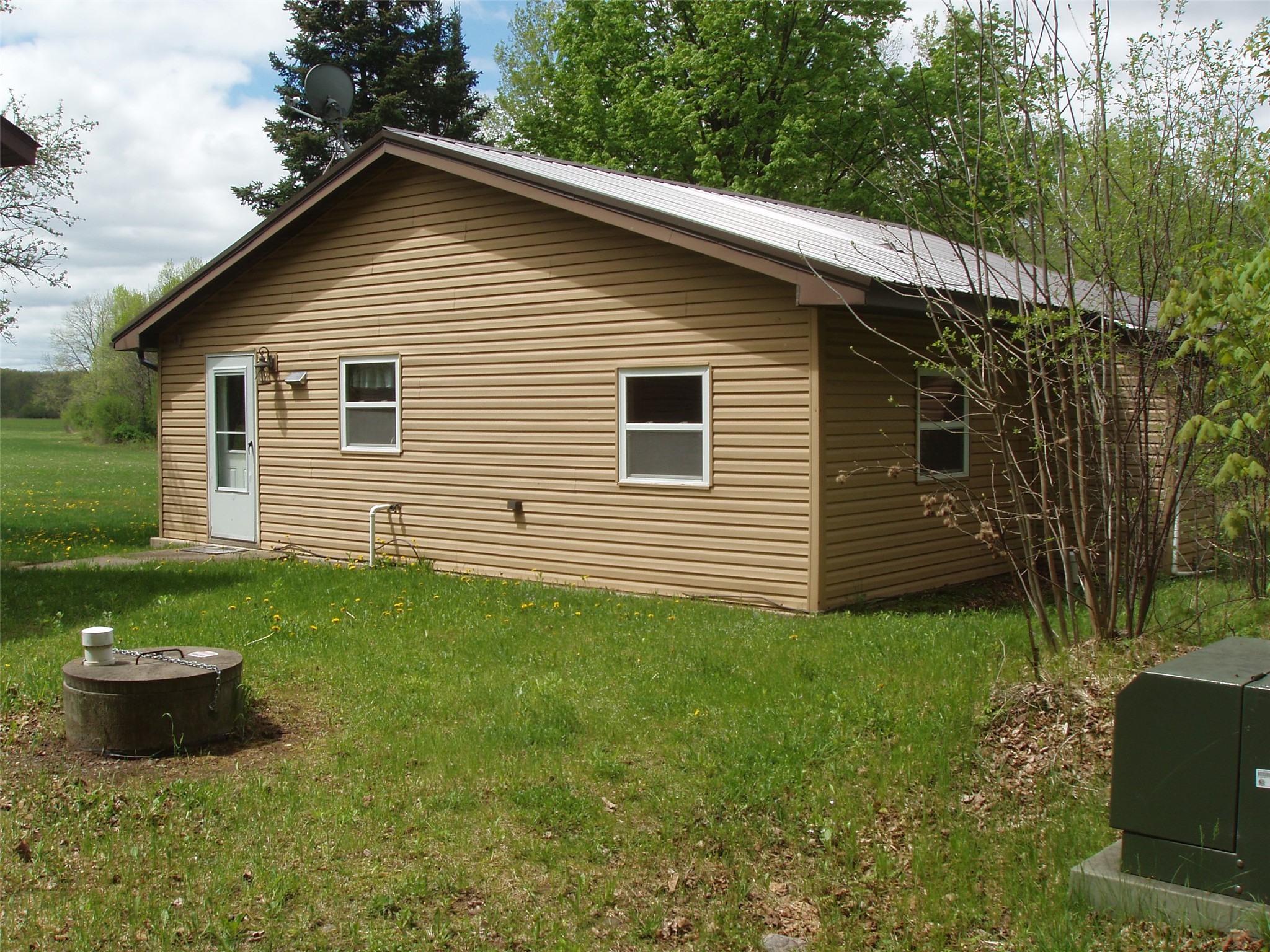W9002 Moonshine Alley Catawba WI 54514 1601811 image3