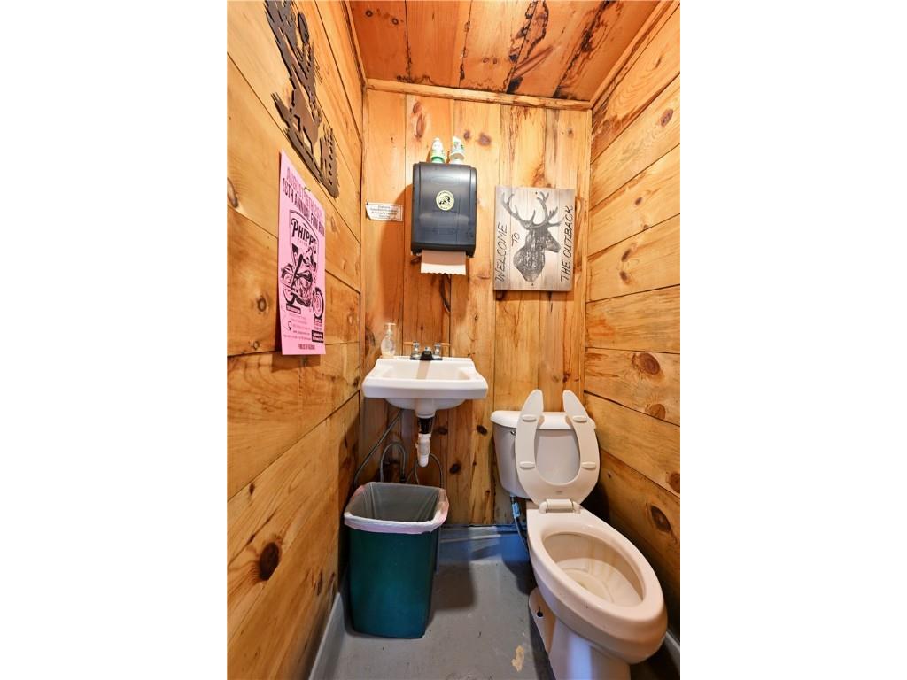 W904 Highway 77 Hayward WI 54843 1594386 image36