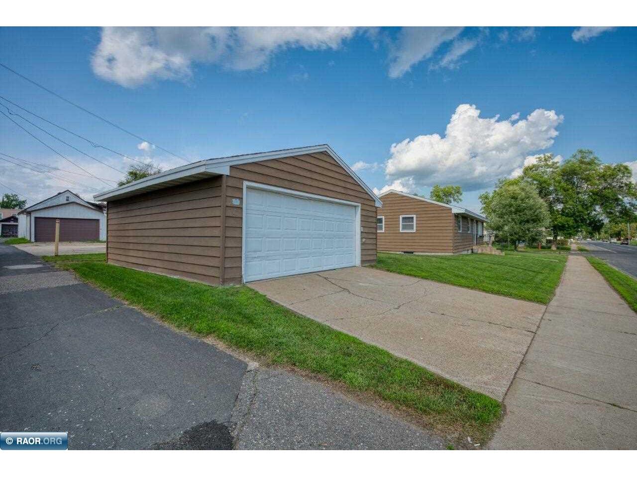 115 E 25th St Hibbing MN 55746 148857 image5