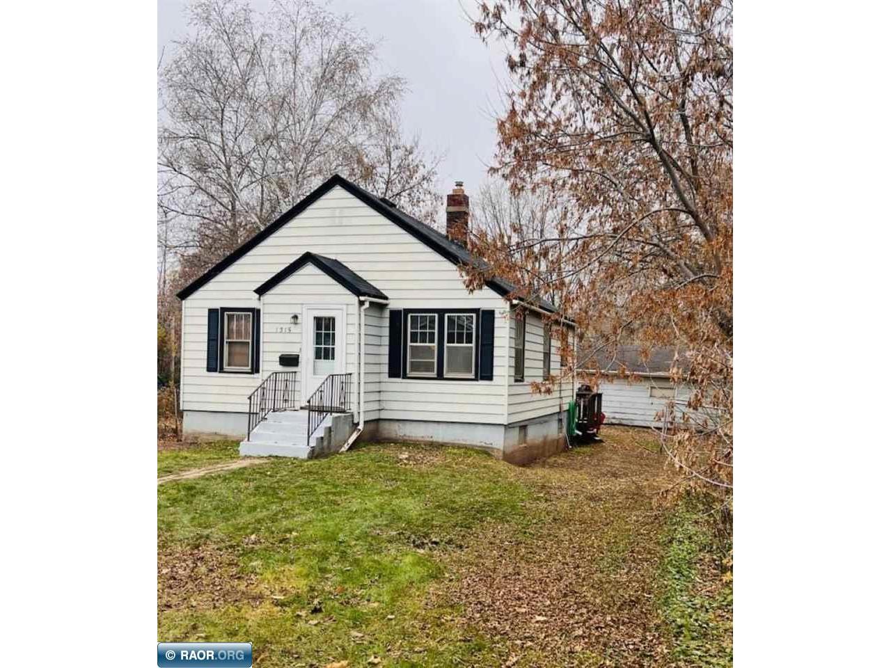 1215 E 15th Ave Hibbing MN 55746 146004 image1