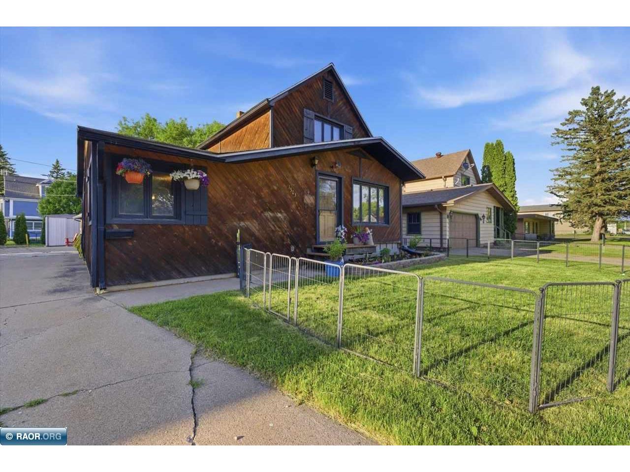 1503 9th St S Virginia MN 55792 150107 image1