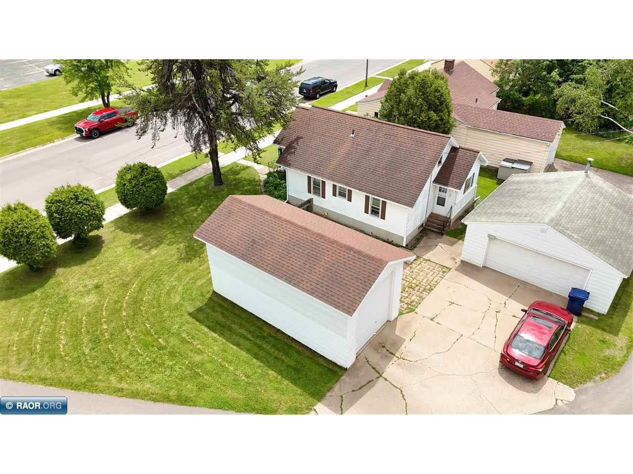 1831 12th Ave E Hibbing MN 55746 146981 image1